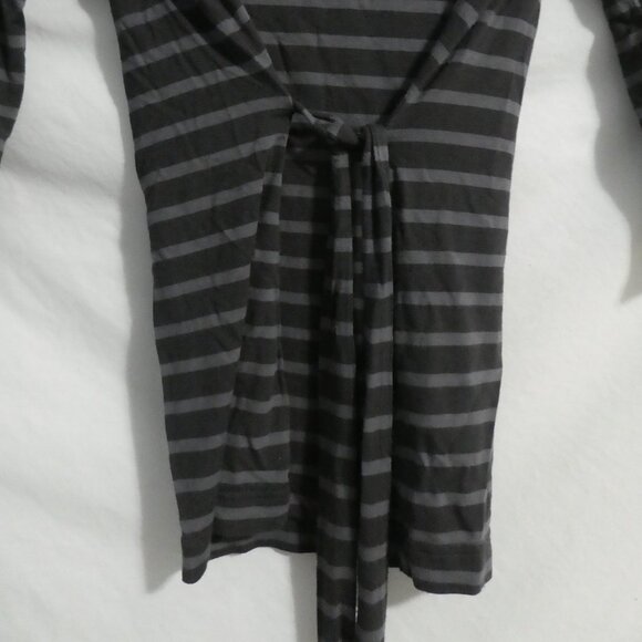 H&M | medium | Striped Shirt With Matching Tie Waist Front - Picture 6 of 14